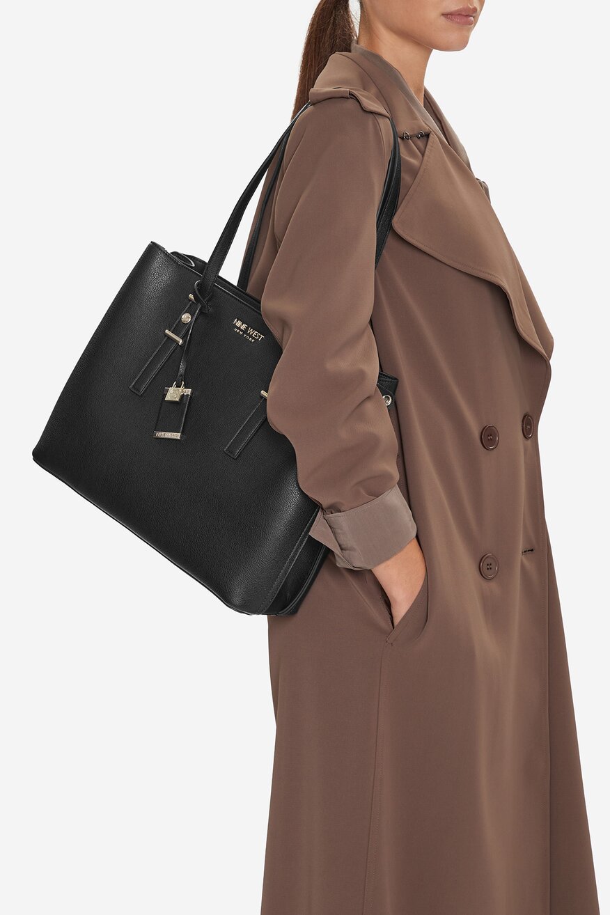 
                Torba NINE WEST CRNA - 5906751397114