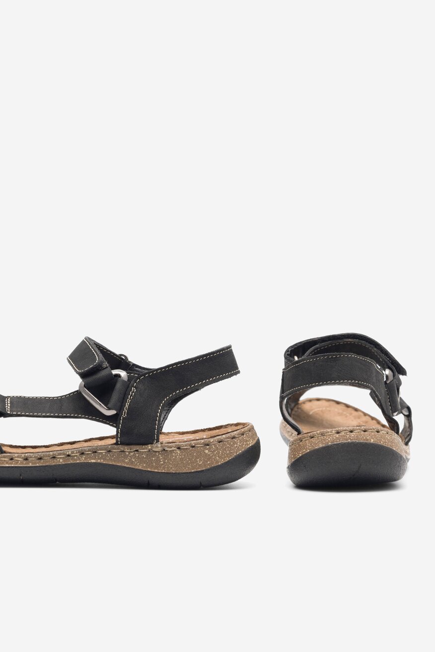 
                Go Soft - Skórzane sandały czarne - 5904862761534