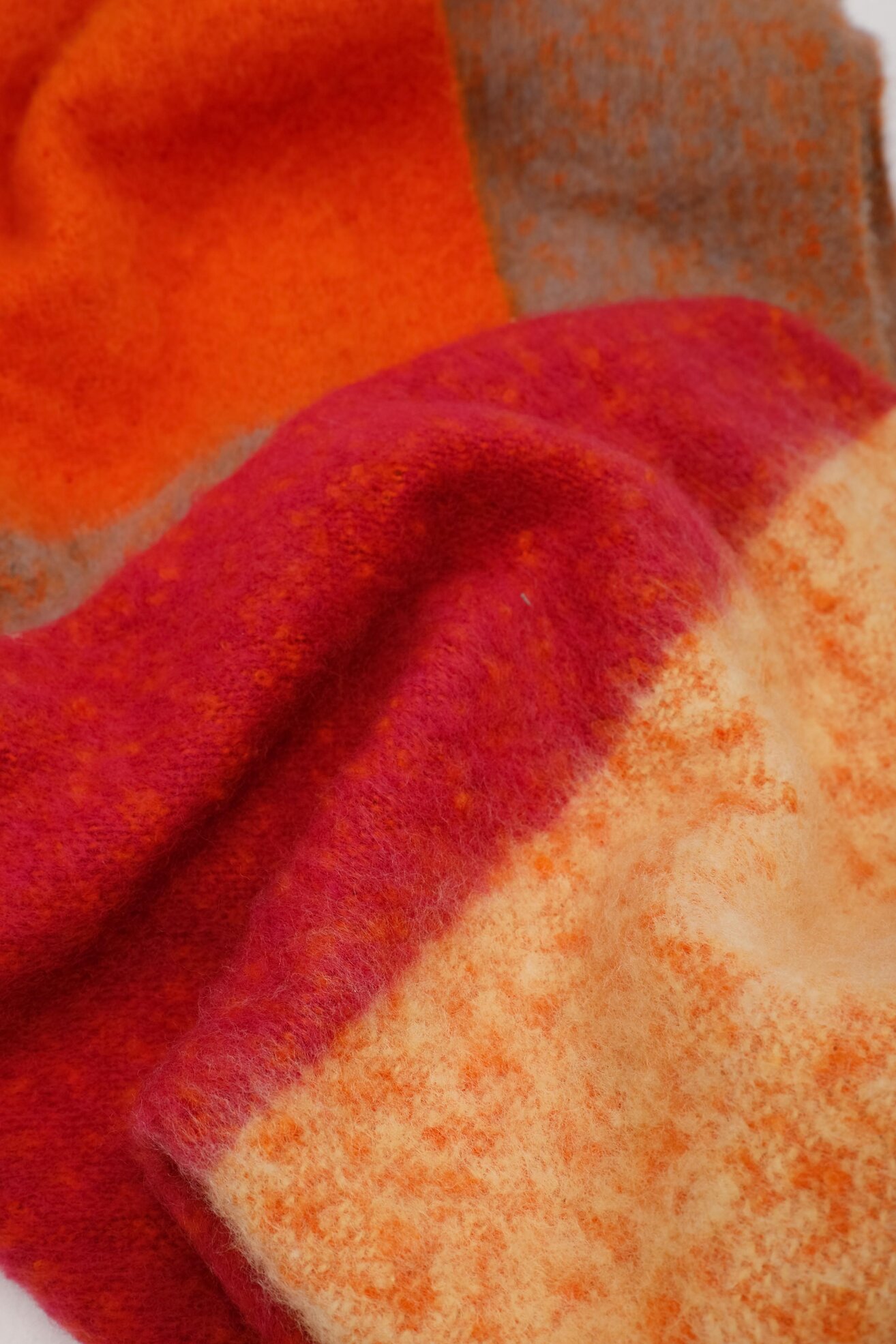 Szalik damski ACCCESSORIES 1W4-027-AW22 Pomarańczowy