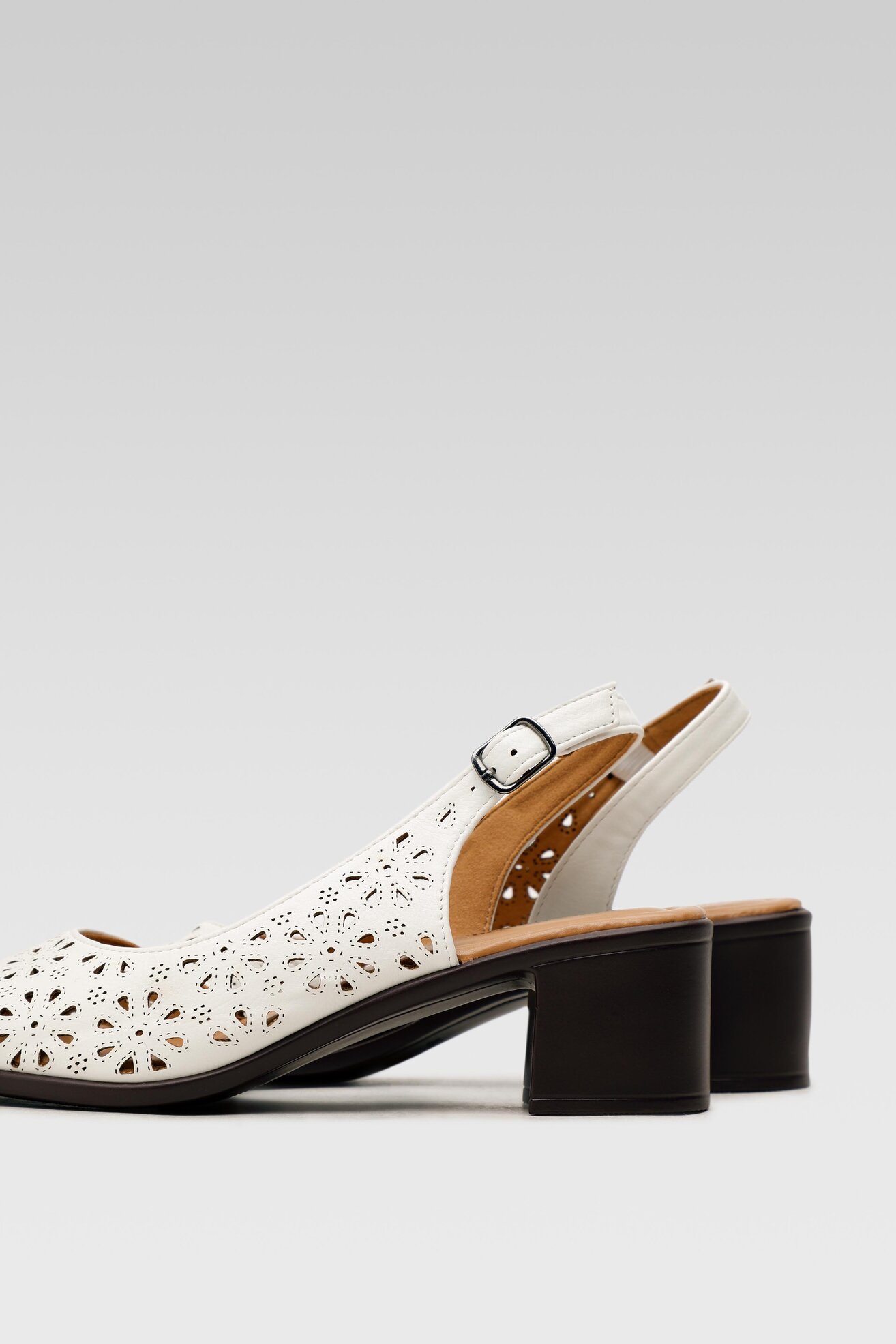 Sandały Clara Barson WFA1816-1 Biały