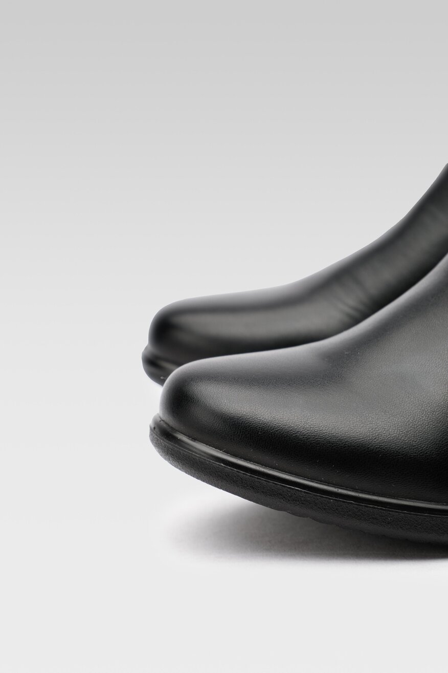 
                Clara Barson - Botki z klamrą - 5904862090108