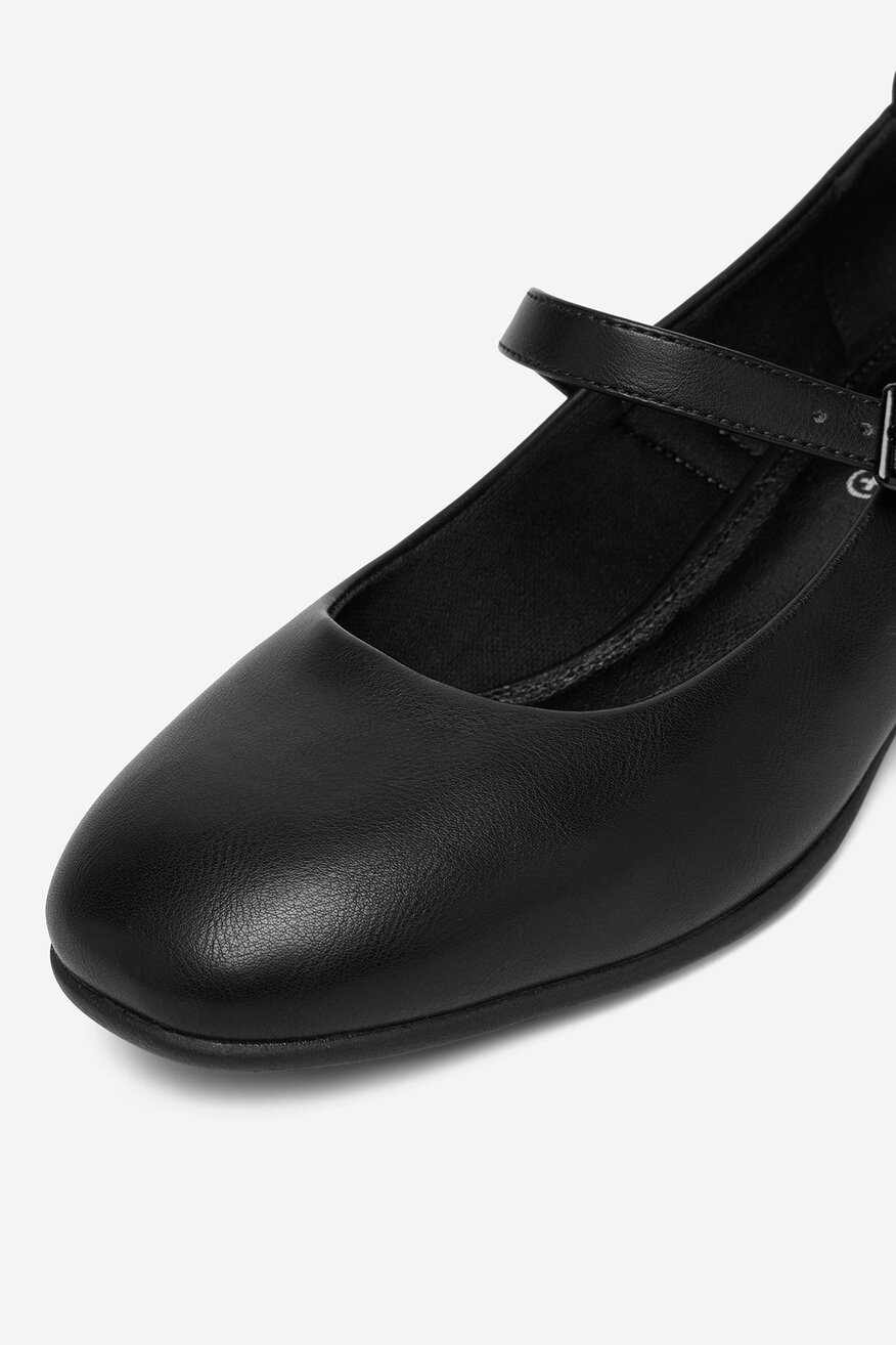 
                        Елегантни обувки Go Soft CEO-DBDS40913-1 ЧЕРЕН - 5906751964286