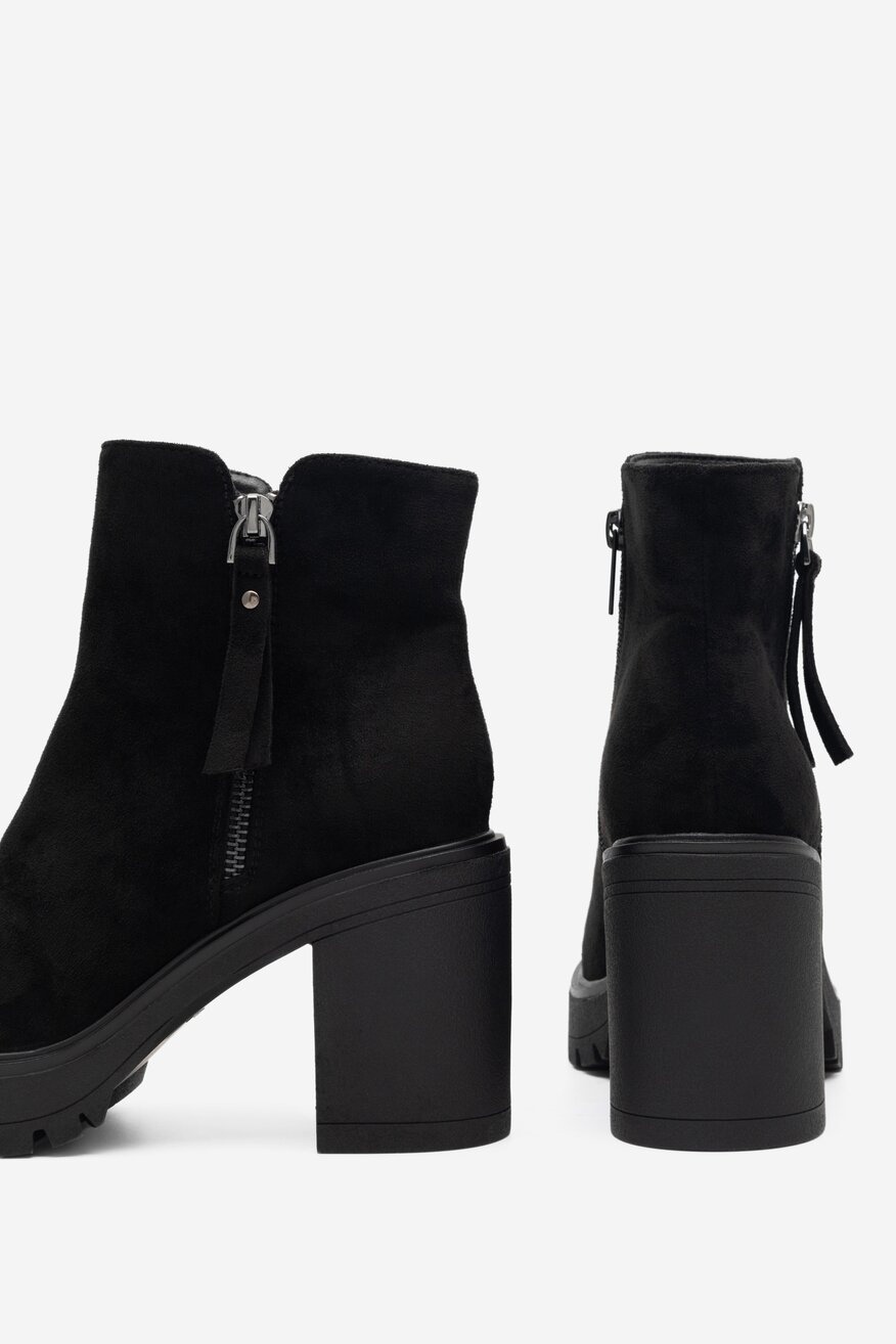 
                Clara Barson - Botki na słupku - 5904862962276