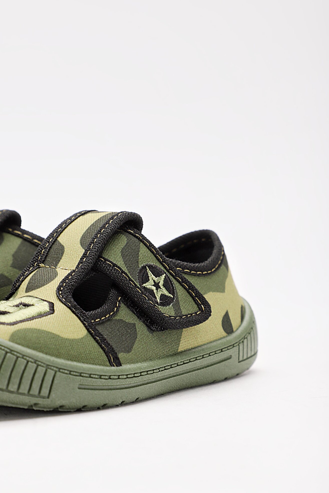 Kapcie MB MB 4Sk3/32-28POIR Khaki