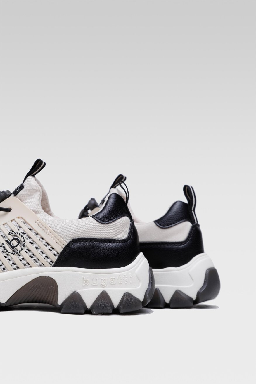 
                Bugatti - Półbuty czarne sznurowane - 5904248310189