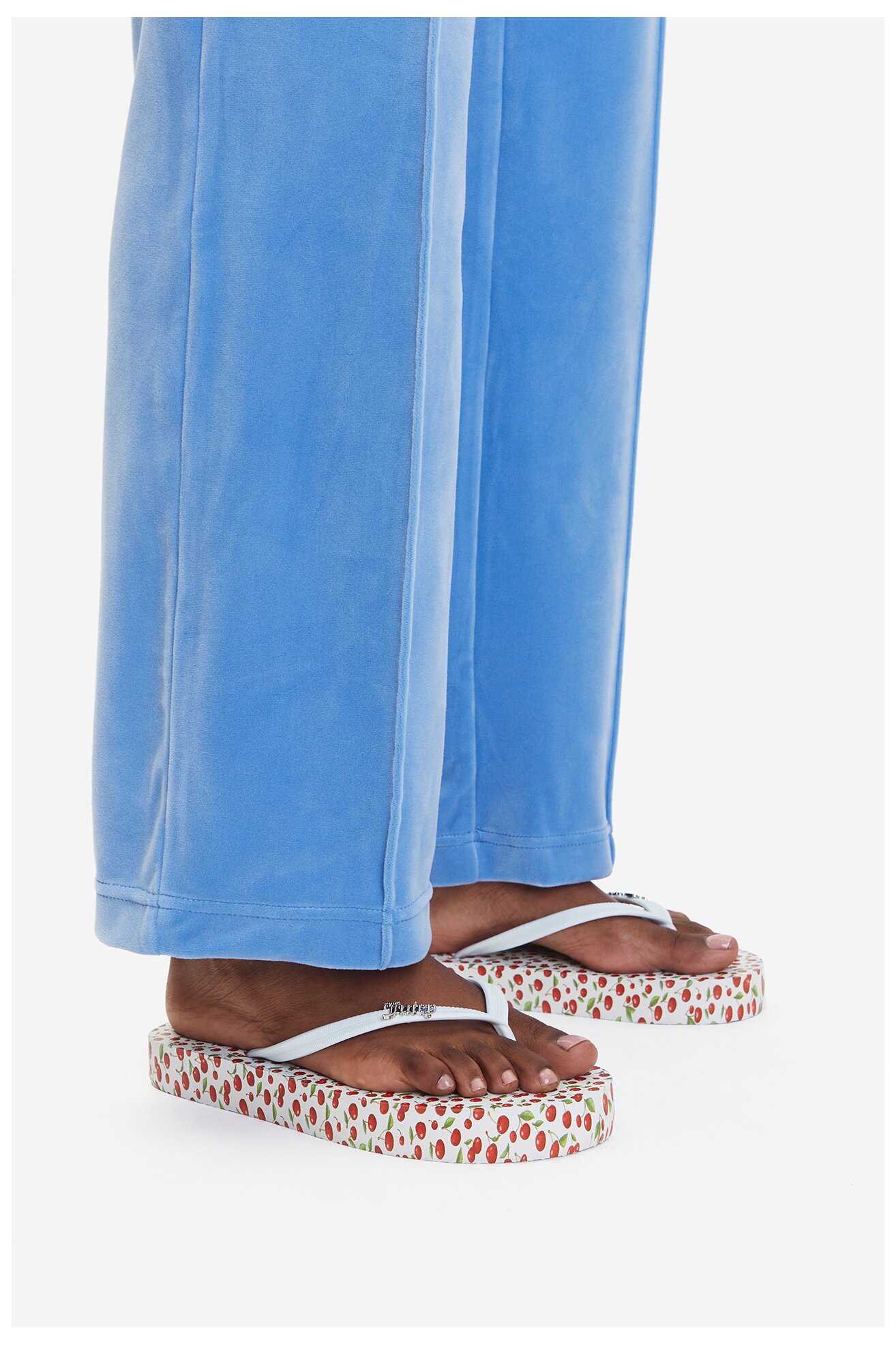 Klapki basenowe Juicy Couture 800291A Biały