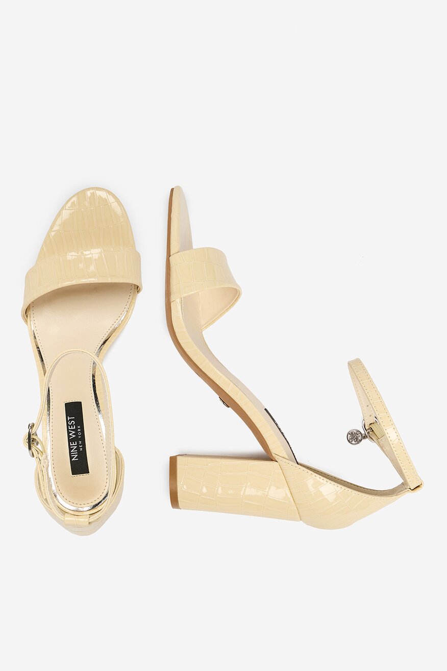 
                NINE WEST - Sandały na słupku - 5906751037287