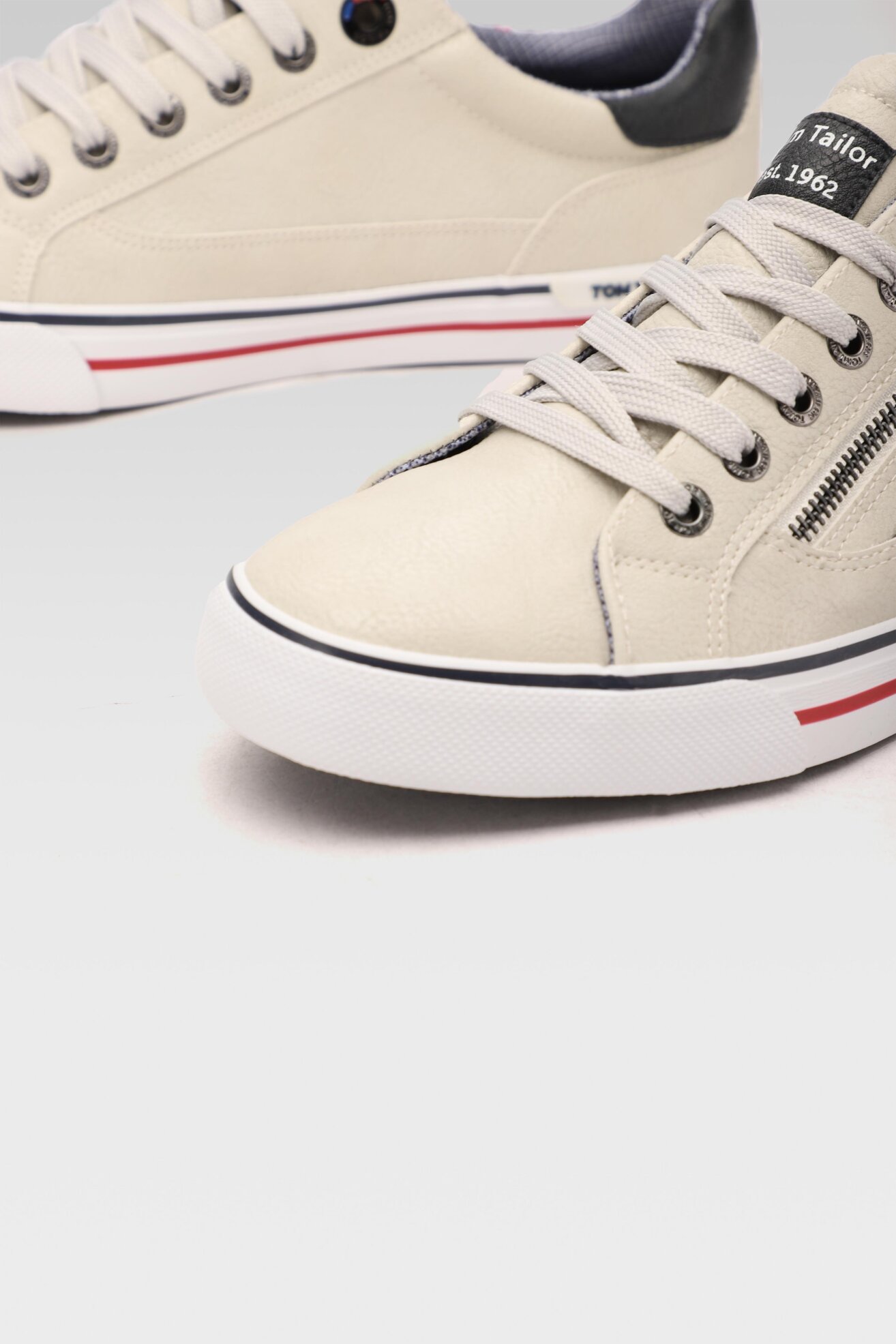 Półbuty Tom Tailor 118300500 Biały