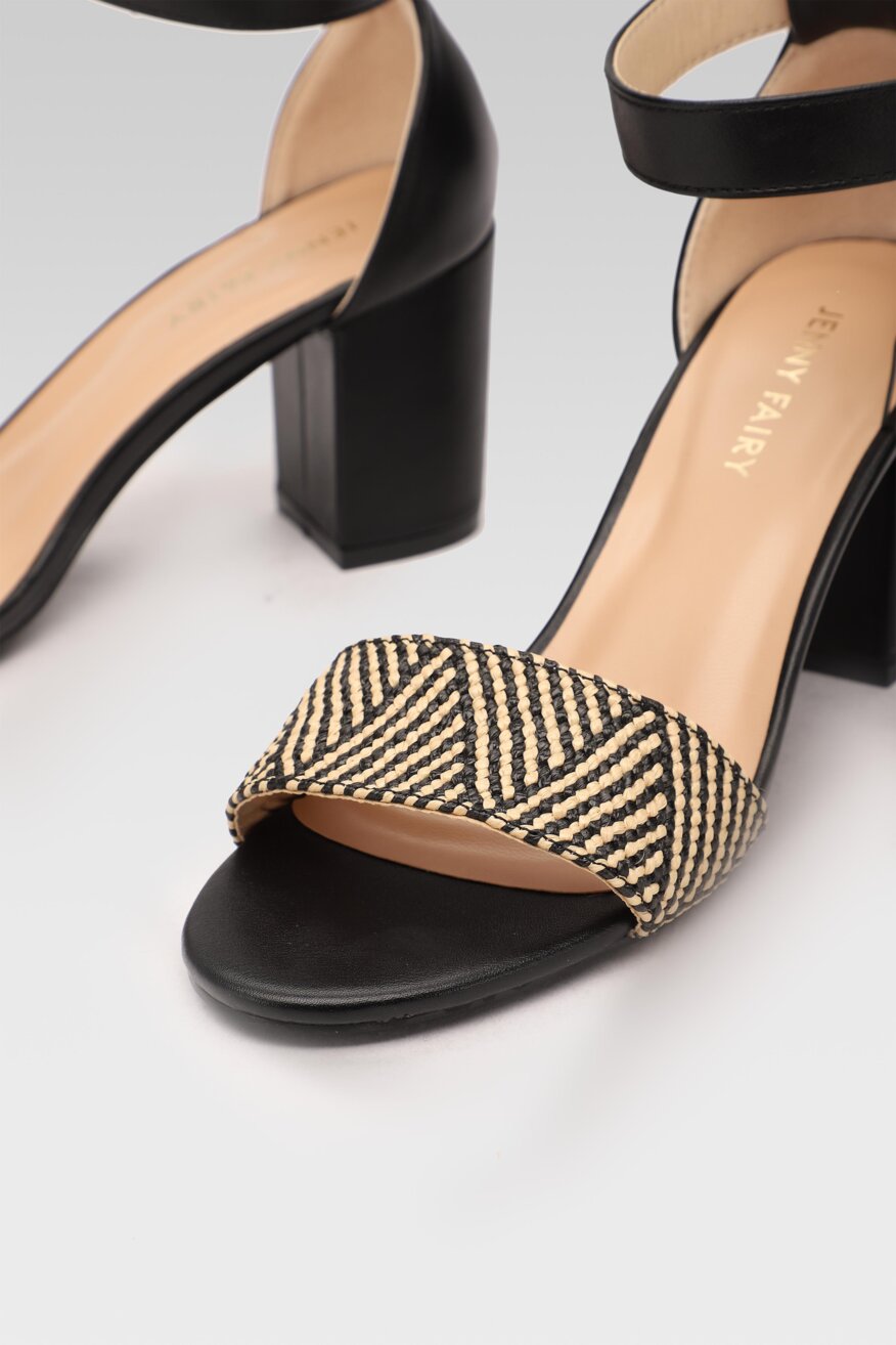 
                Jenny Fairy - Sandały na obcasie czarne - 5903698542287