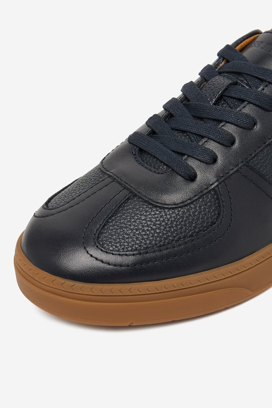 
                Кросівки GUESS JEANS ТЕМНО-СИНІЙ - 5906751954805