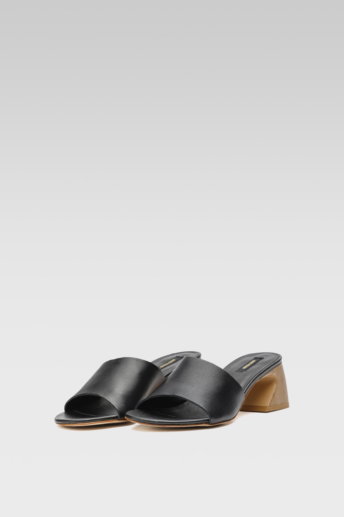 Klapki Gino Rossi U689 Czarny