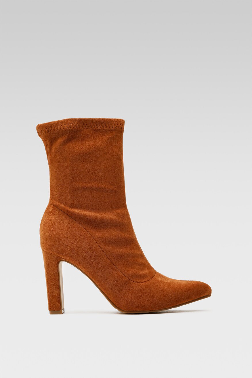 
                Jenny Fairy - Botki na obcasie szpice - 5903698986760