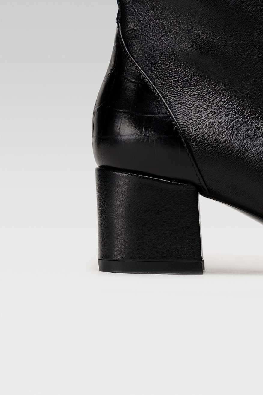 
                Gino Rossi - Skórzane botki ze zwierzęcym motywem - 5904248141882