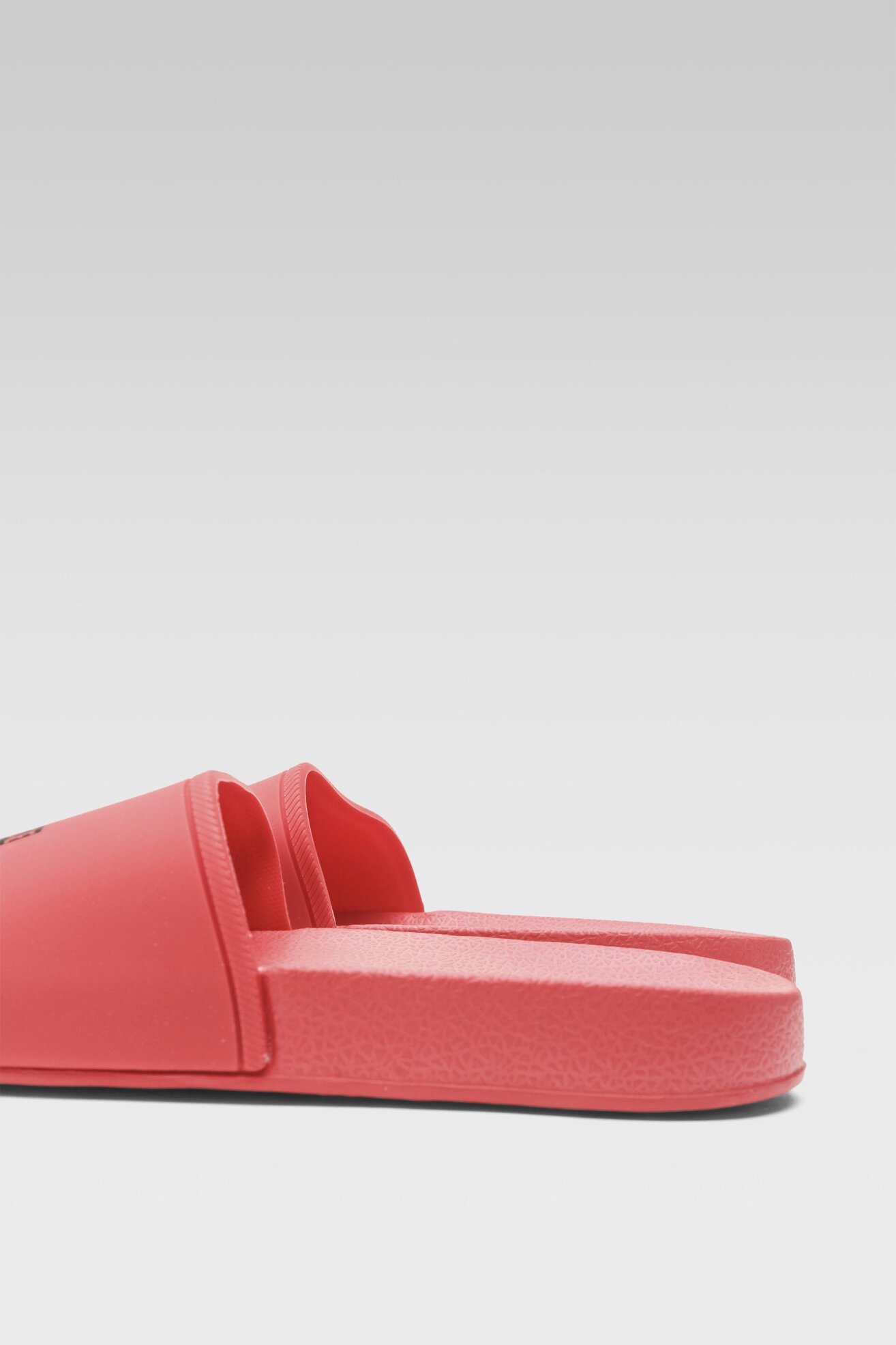 Șlapi pentru bazin DISNEY 100 SS23-865612 ROŞU