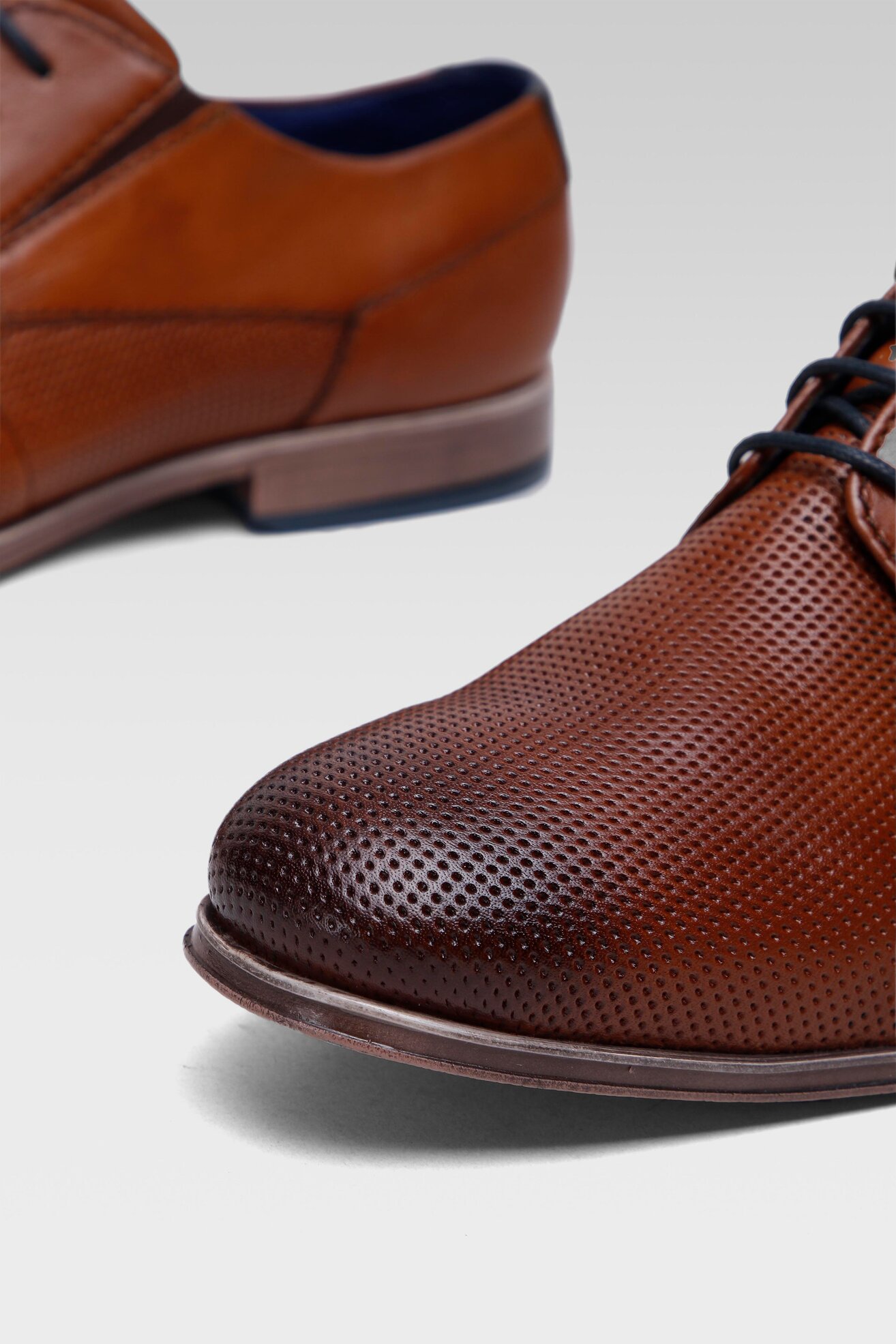 Półbuty Bugatti 313-A3S02-4000-6300 Brązowy