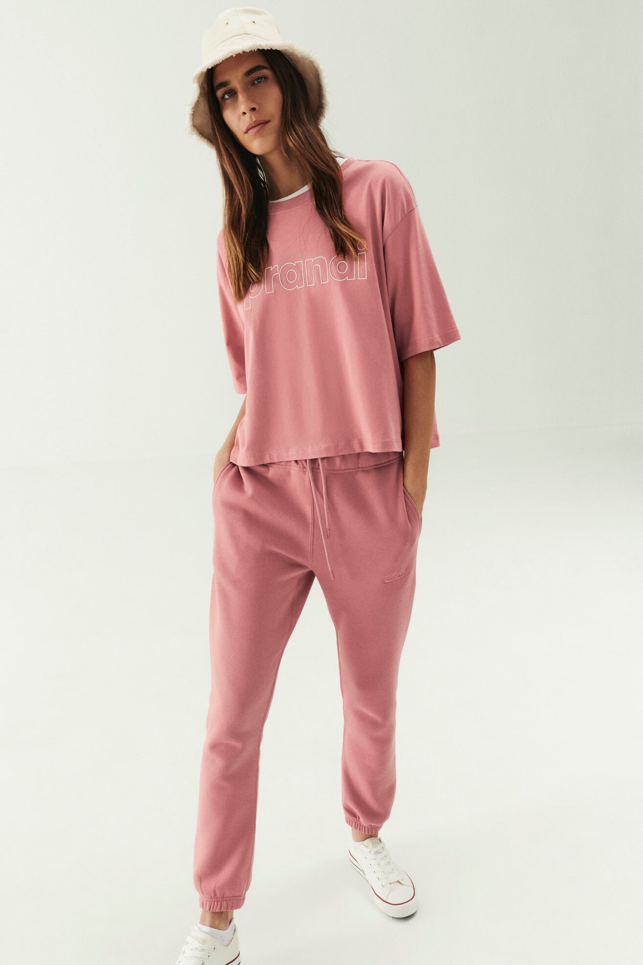 Spodnie joggersy Sprandi SS21-SPD003 Różowy jasny