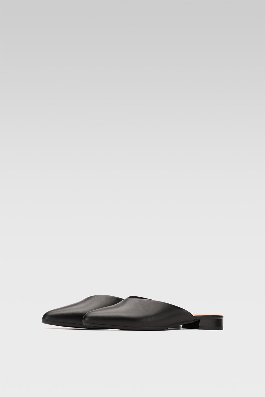 
                Lasocki - Skórzane klapki mule - 5903698654195