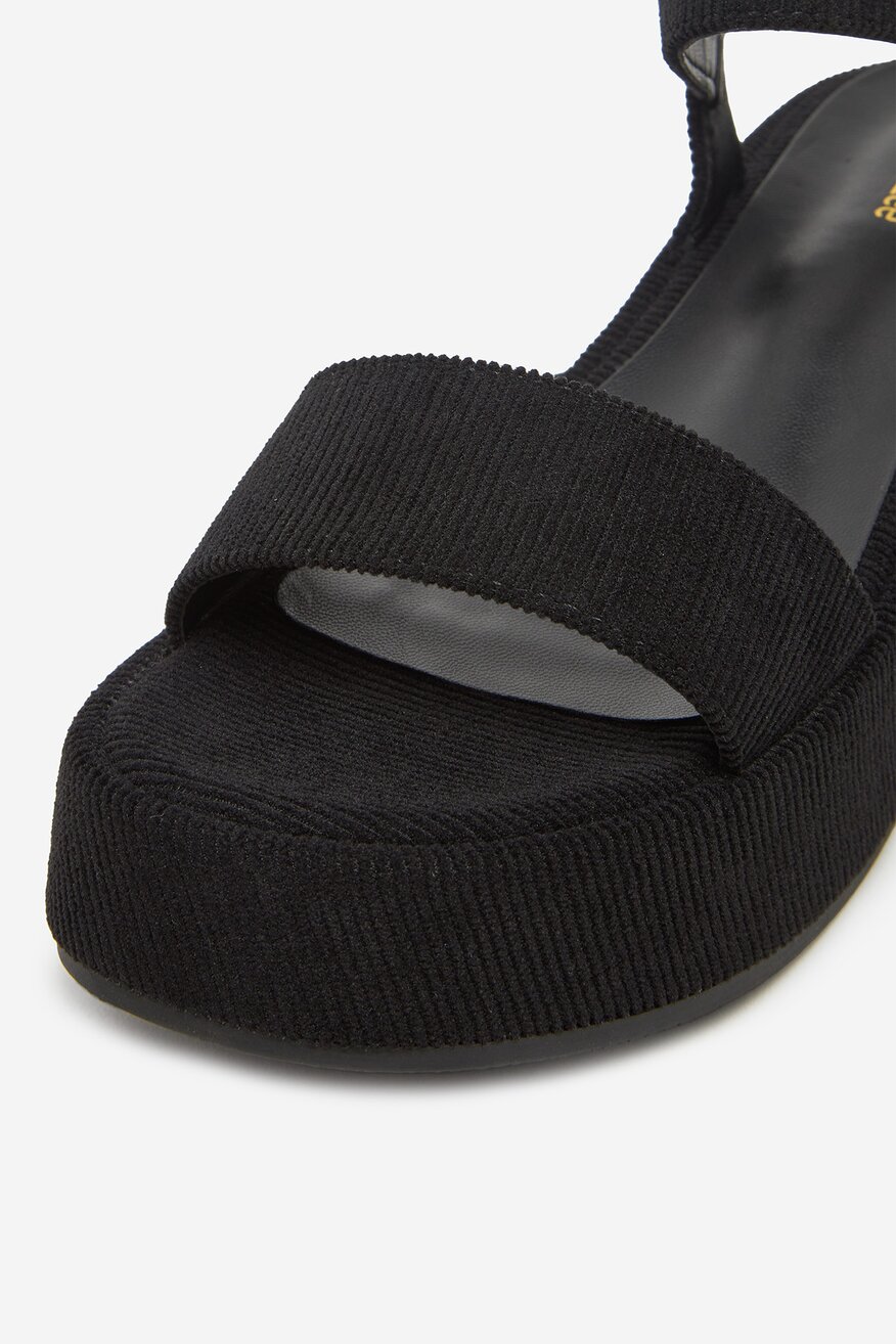 
                Сандали DeeZee ЧЕРЕН - 5906751076118