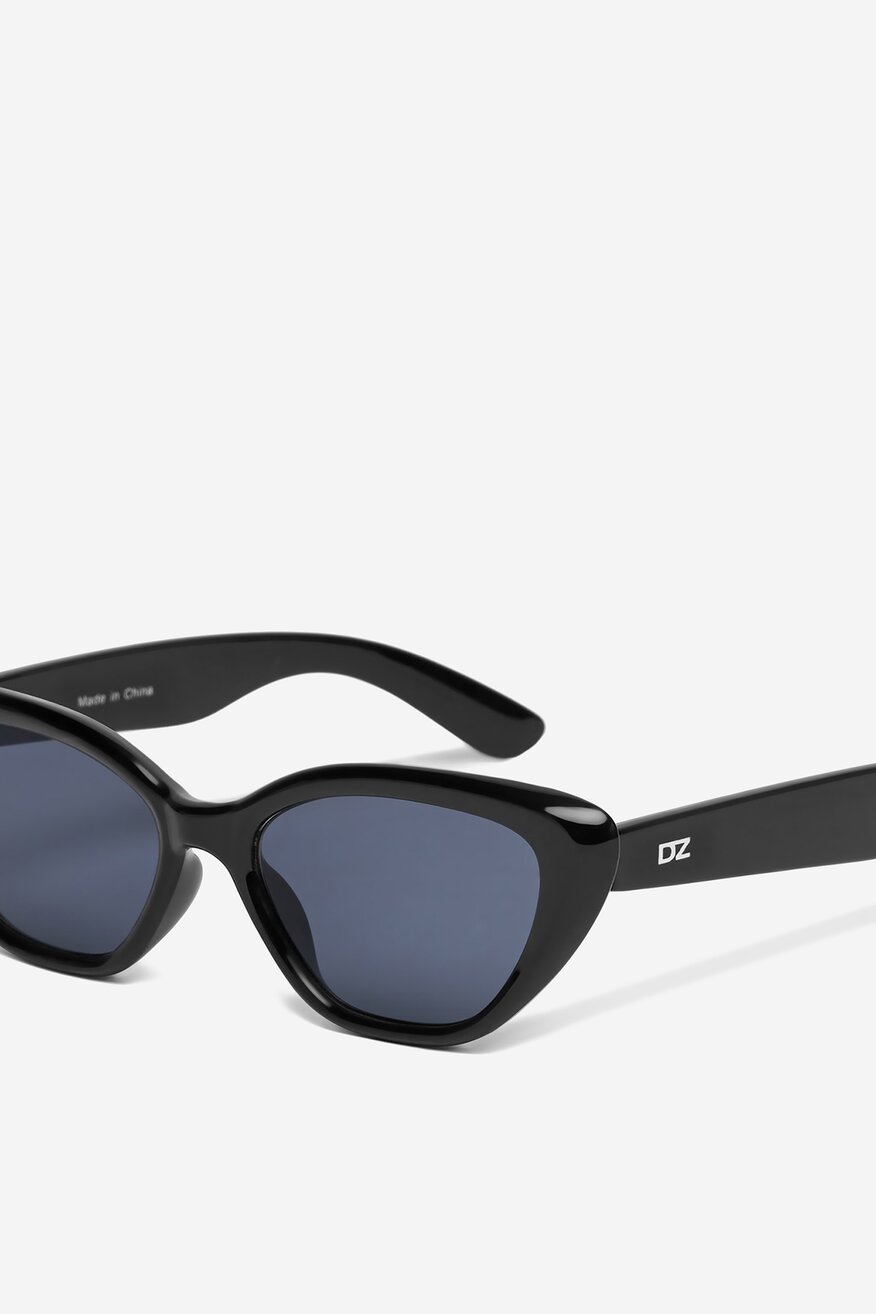 
                Дамски слънчеви очила DeeZee ЧЕРЕН - 5906751083581