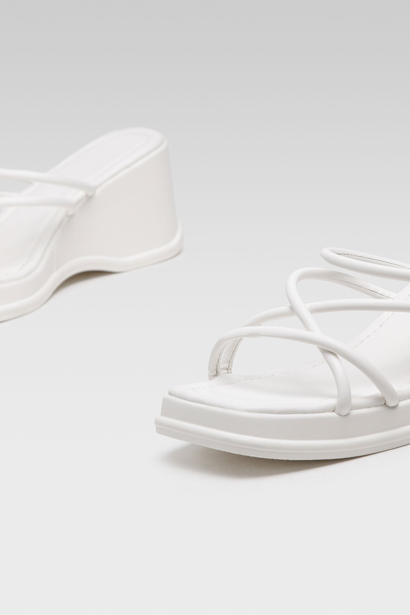 Klapki Jenny Fairy WSS20560-01 Biały