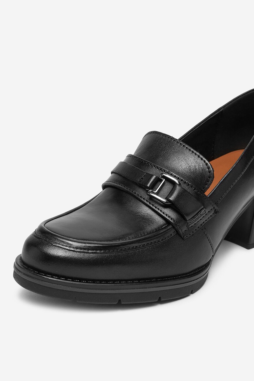 Lasocki - Loafersy skórzane na obcasie - 5906751008508