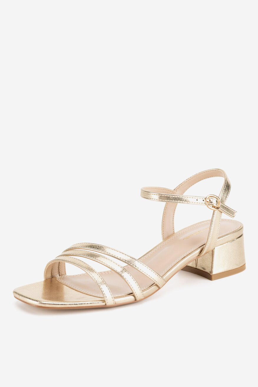 
                Szandál Clara Barson ARANY - 5904862294568