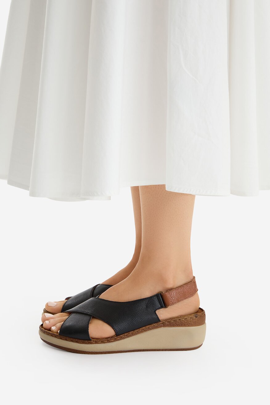 
                Сандалі Lasocki ЧОРНИЙ - 5906751856147