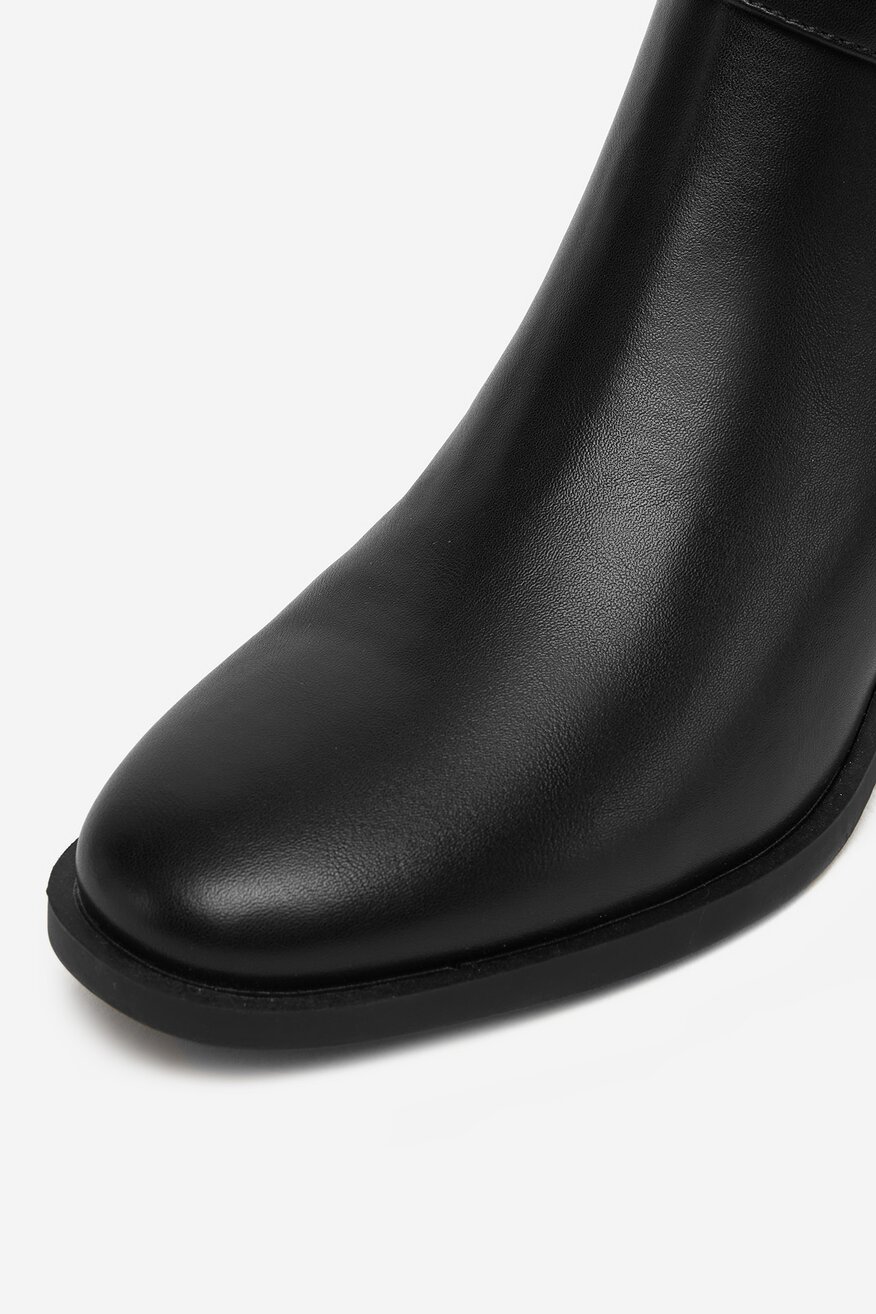 
                Kratke čizme Clara Barson CRNA - 5906751420850