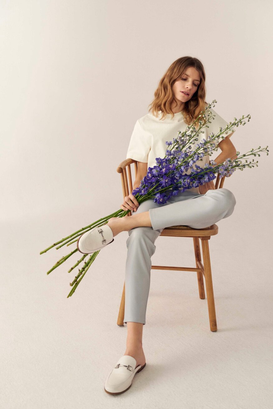 Lasocki - Skórzane klapki białe - 5903698307596