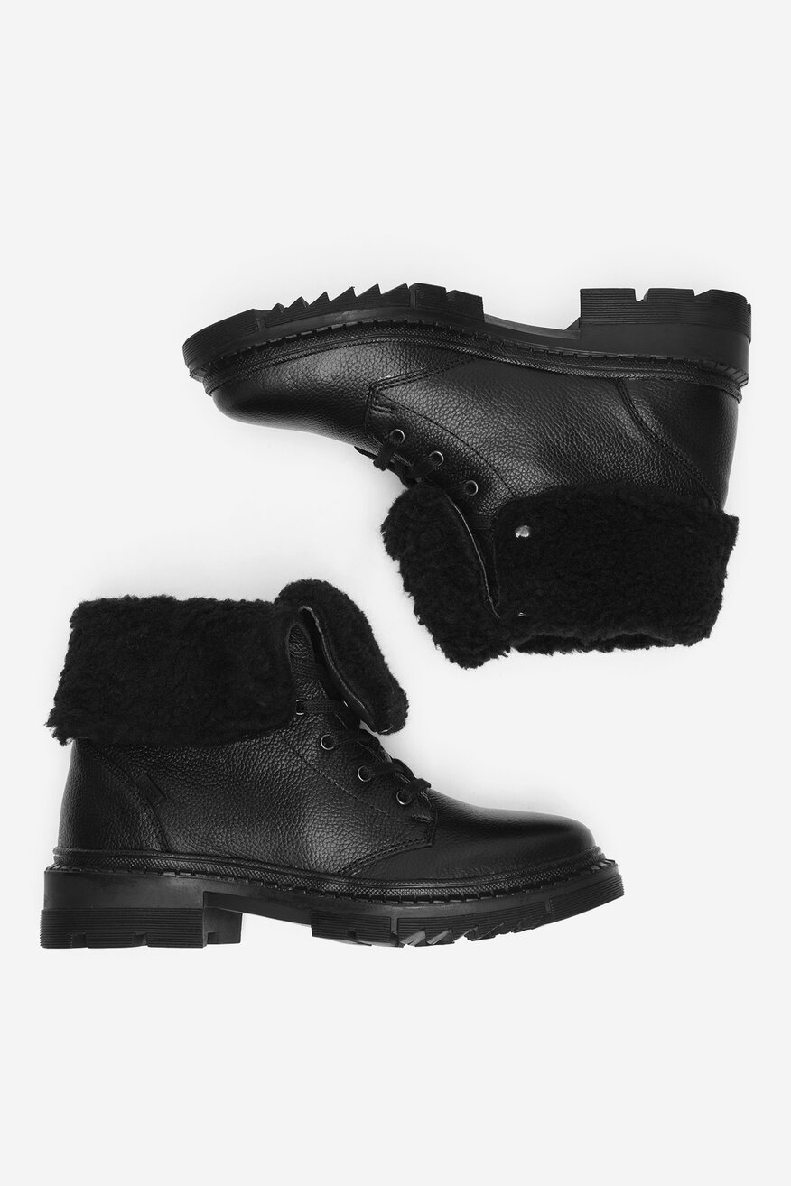 
                Šněrovací vyšší obuv Lasocki Young ČERNÁ - 5905588884811