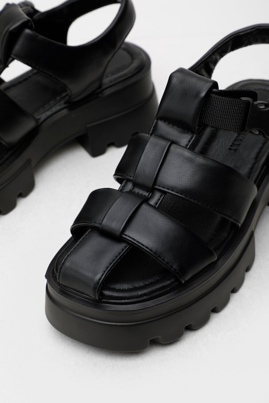 
                Jenny Fairy - Sandały czarne z zatrzaskiem - 5904248642082