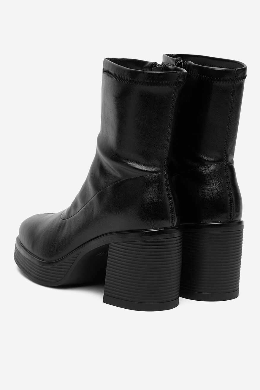 
                Kotníková obuv Jenny ČERNÁ - 5906751332825