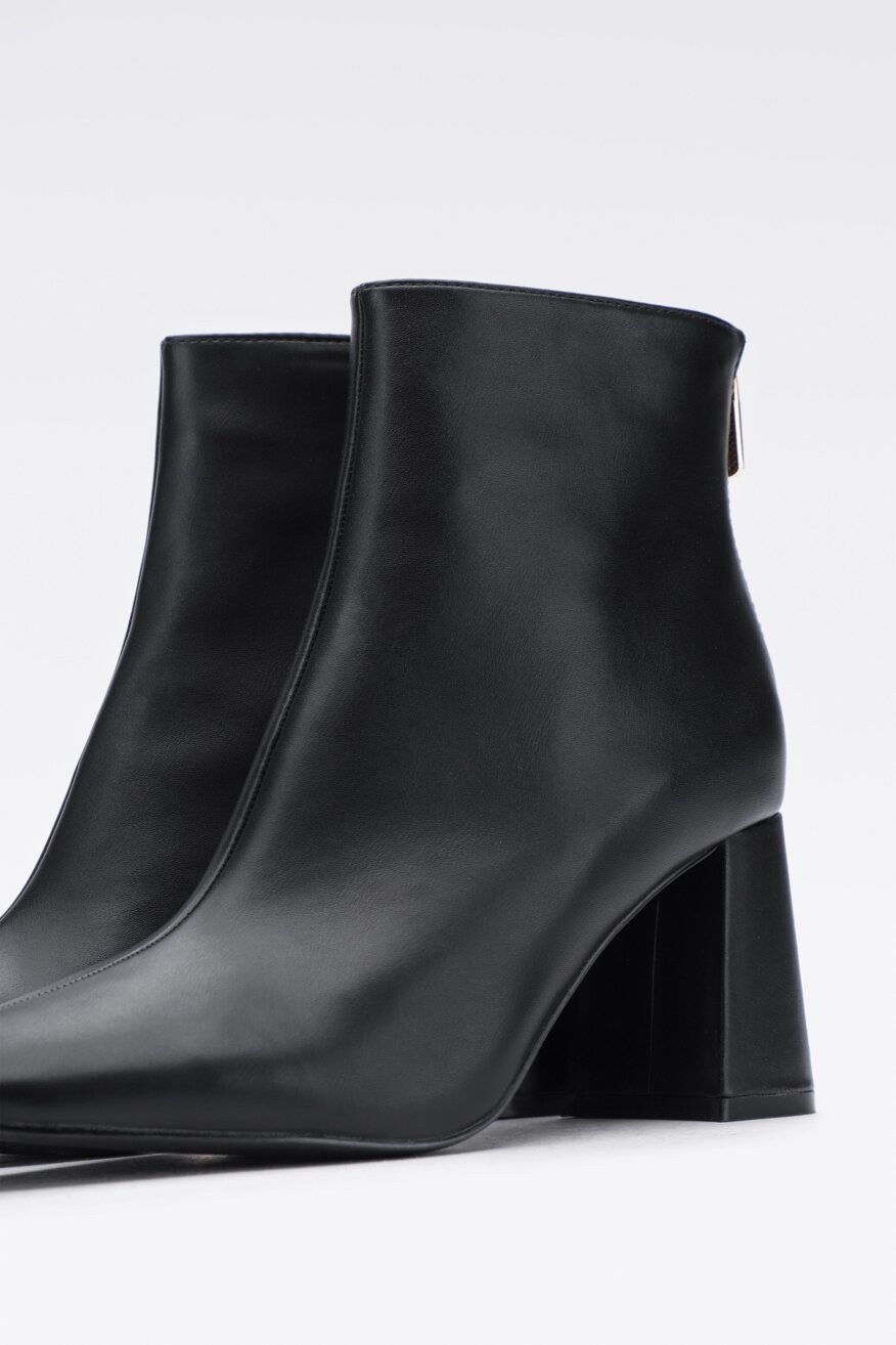 
                Jenny Fairy - Botki na obcasie czarne - 5903698258263