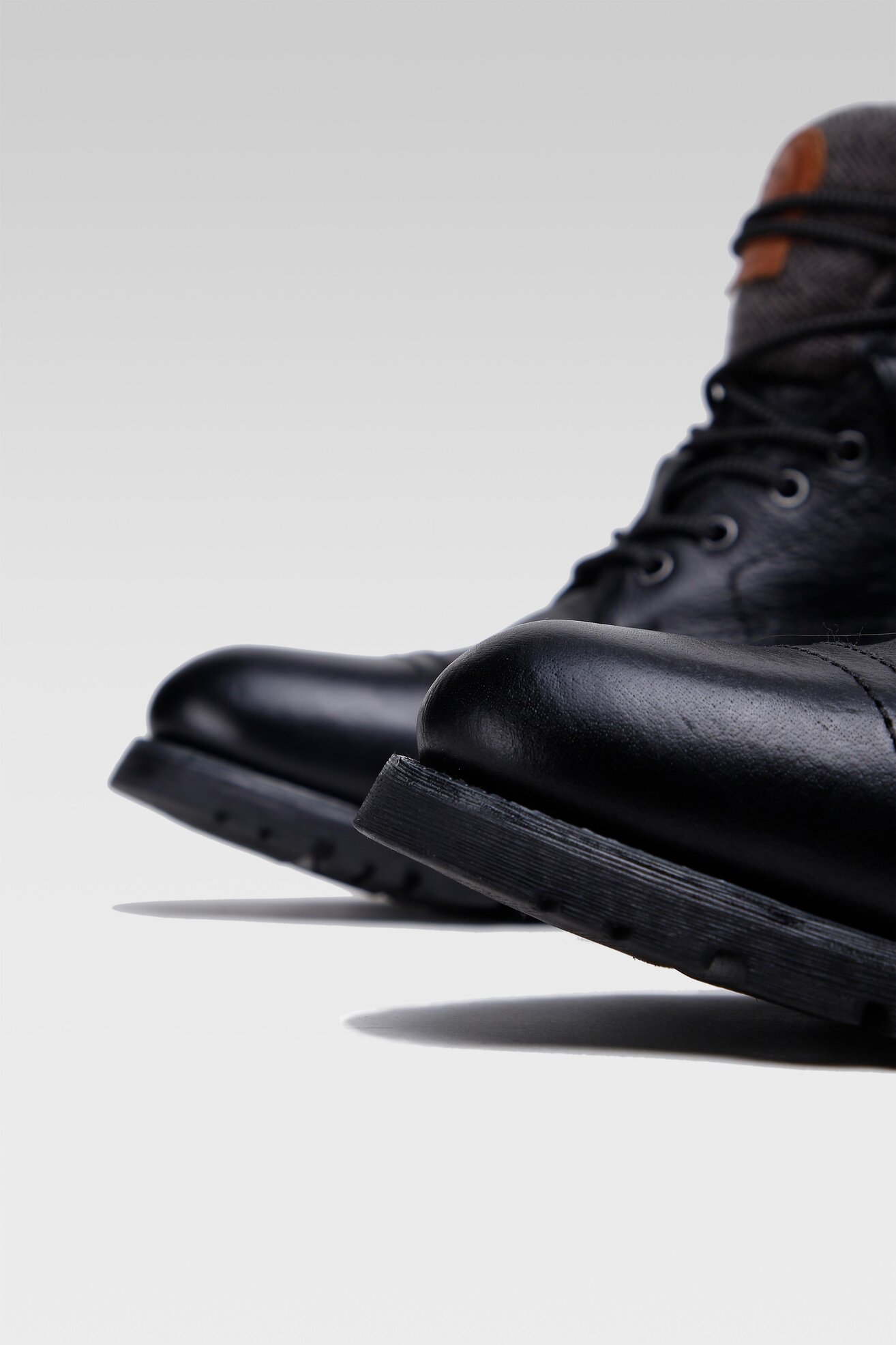 Trzewiki Bugatti 325-6113A-2200-1000 Czarny