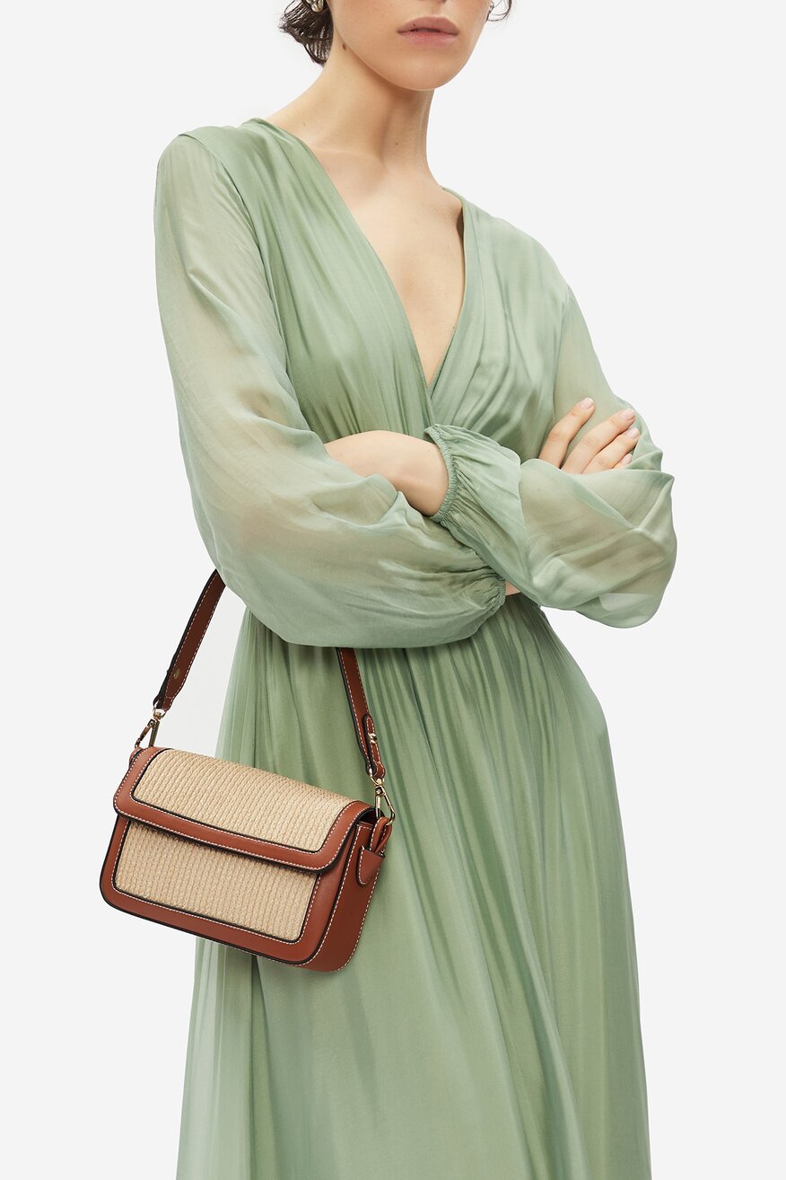 
                Дамска чанта DeeZee КАМЕЛ - 5906751071977