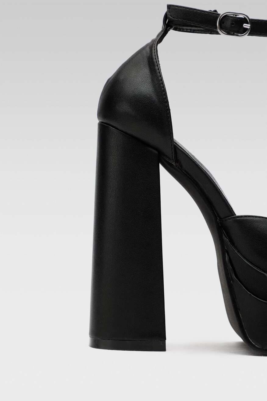 
                Jenny Fairy - Czółenka na platformie - 5904862366074