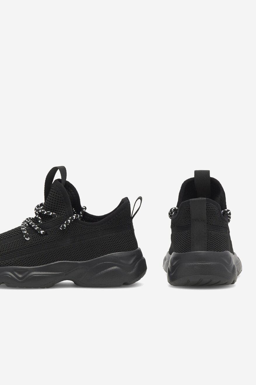 
                Sportcipő Sprandi FEKETE - 5905588366751