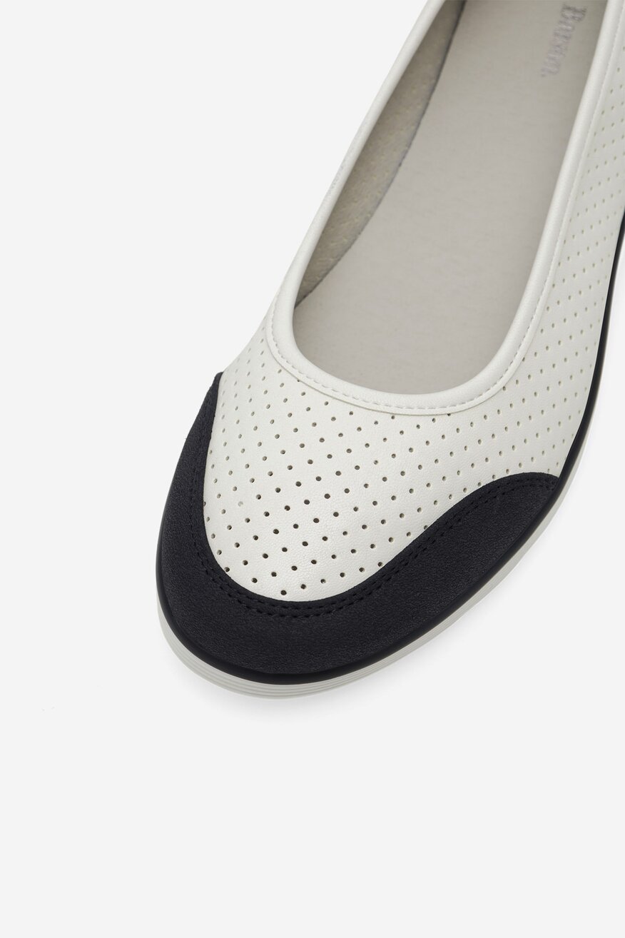 
                Clara Barson - Baleriny na koturnie - 5905588300519