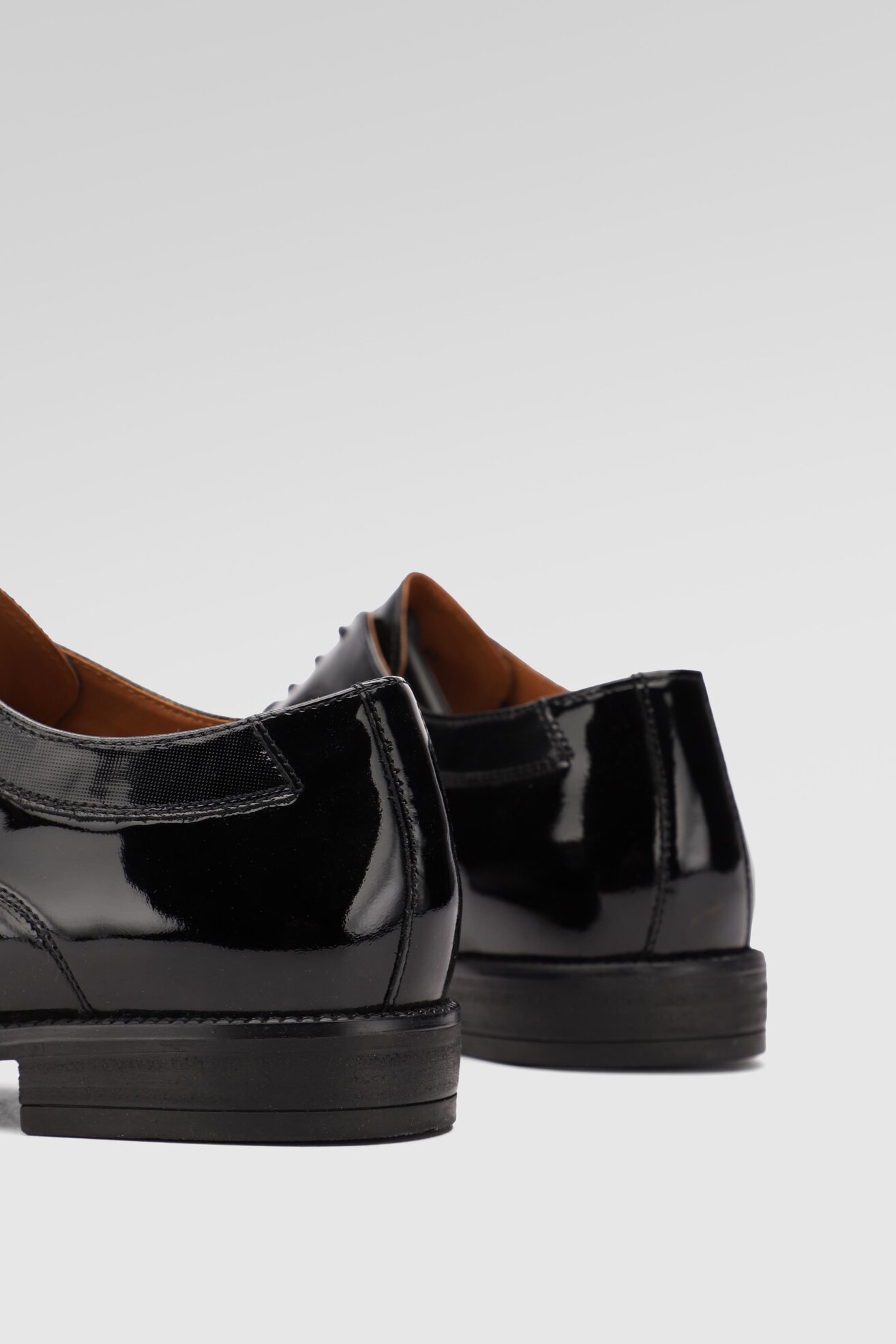 Półbuty Gino Rossi MI08-C796-798-06L Czarny