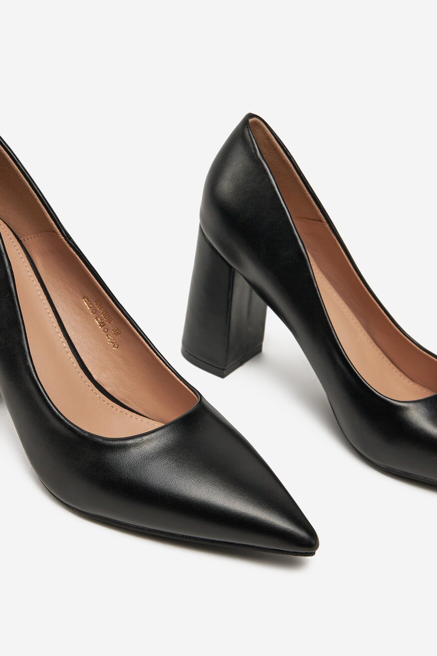 
                Körömcipő DeeZee FEKETE - 5906751090244