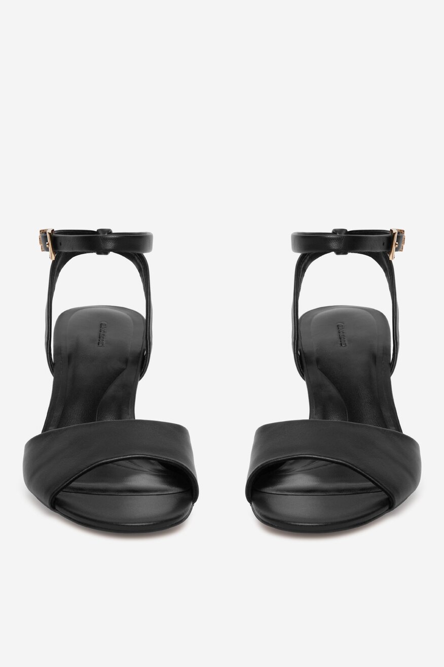 
                Сандалі Gino Rossi ЧОРНИЙ - 5907964042785