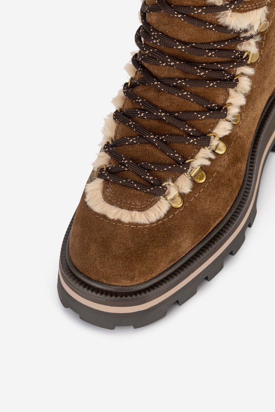 
                Csizma Gino Rossi BARNA - 5905588991045