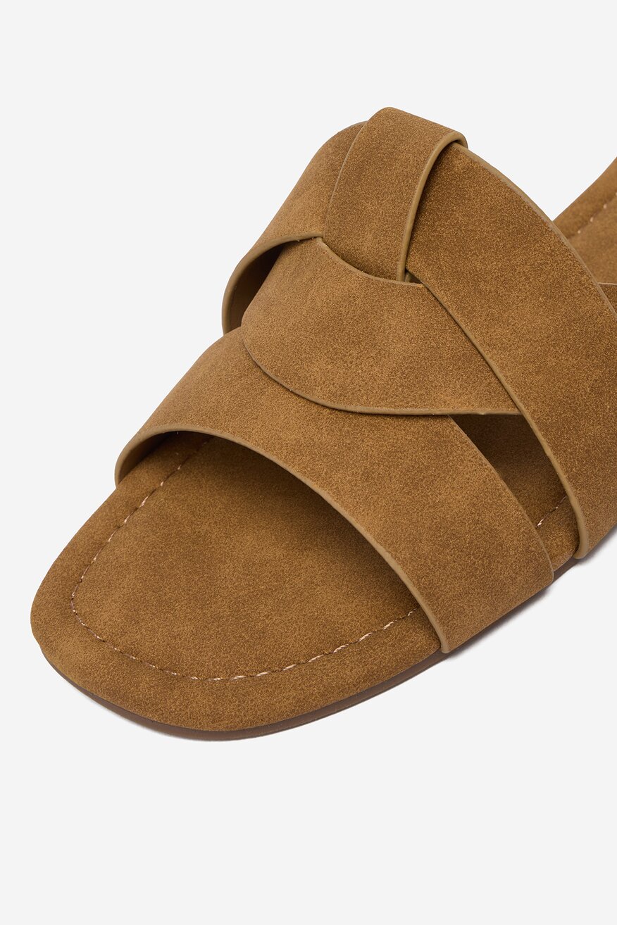 
                Шльопанець Jenny ВЕРБЛЮЖИЙ - 5906751720042