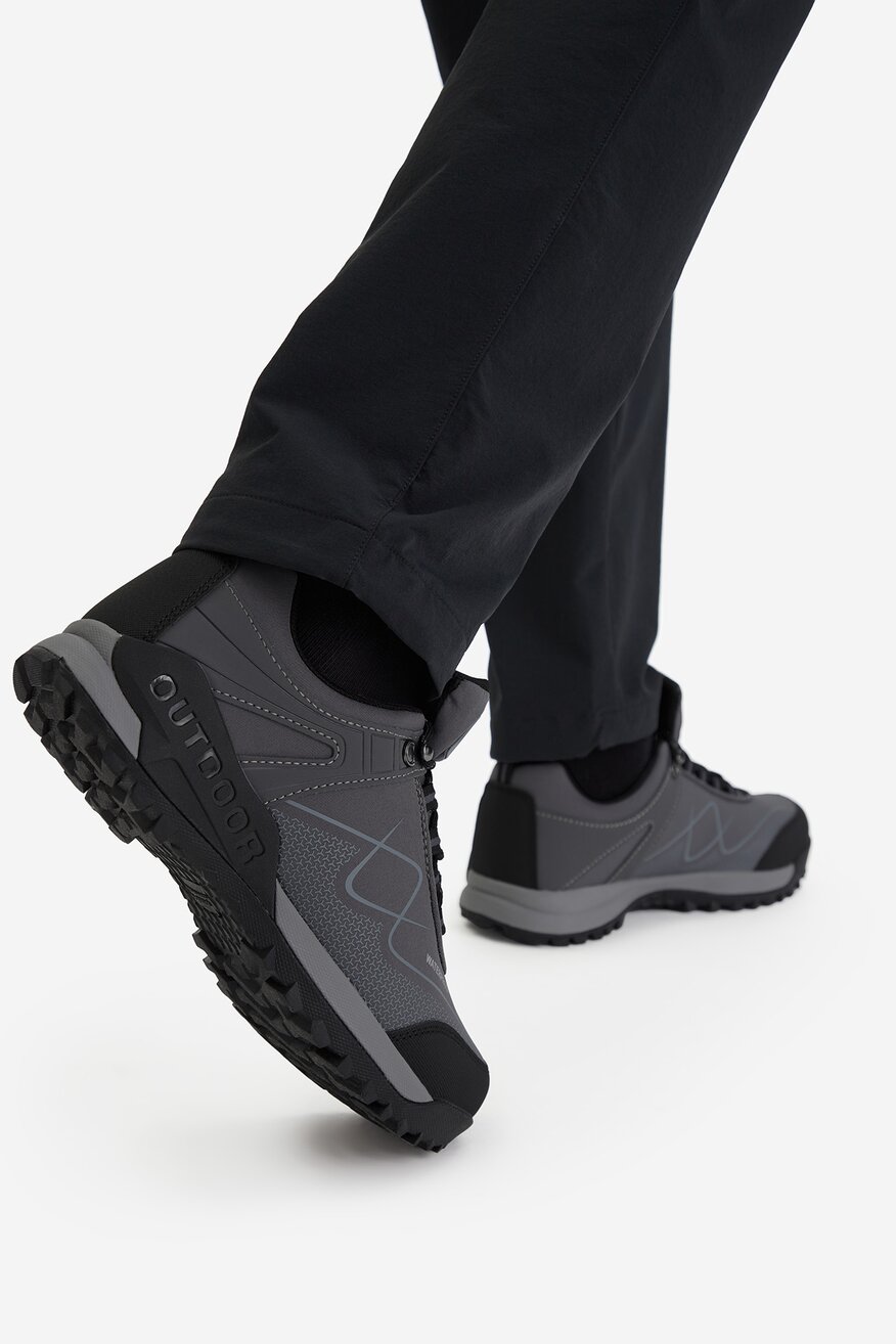 
                Sportcipő SPRANDI EARTH GEAR SZÜRKE - 5906751271285