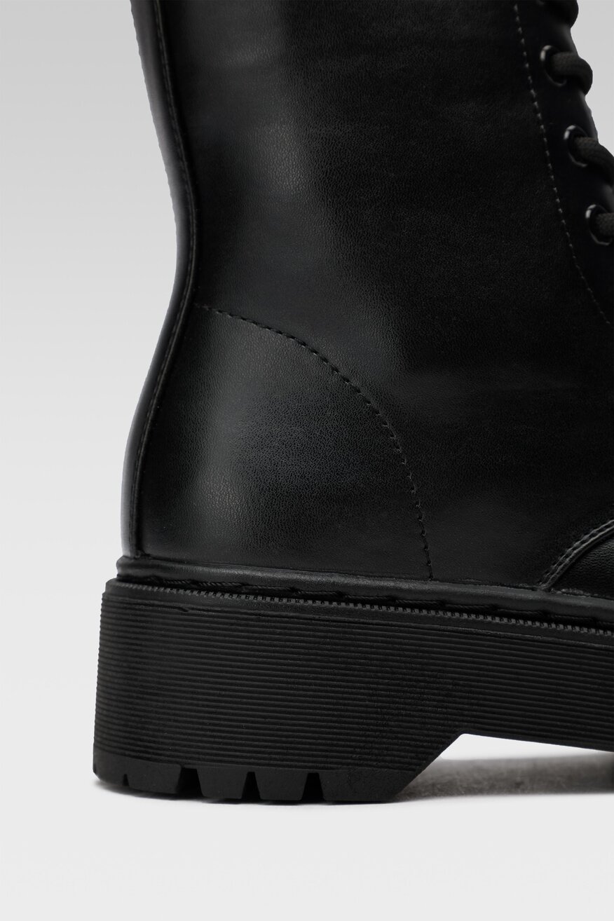 
                Боти Jenny Fairy ЧЕРЕН - 5904862199184