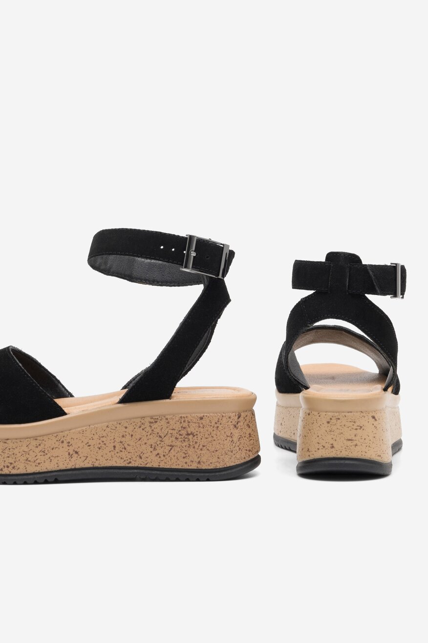 
                Lasocki - Skórzane sandały czarne - 5904862824819