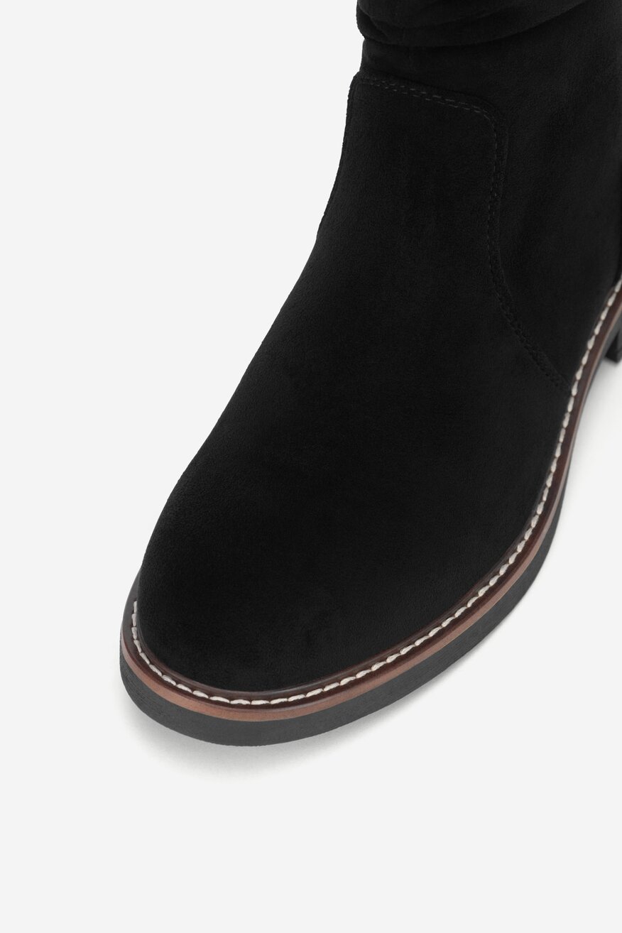 
                Kratke čizme Clara Barson CRNA - 5905588830047