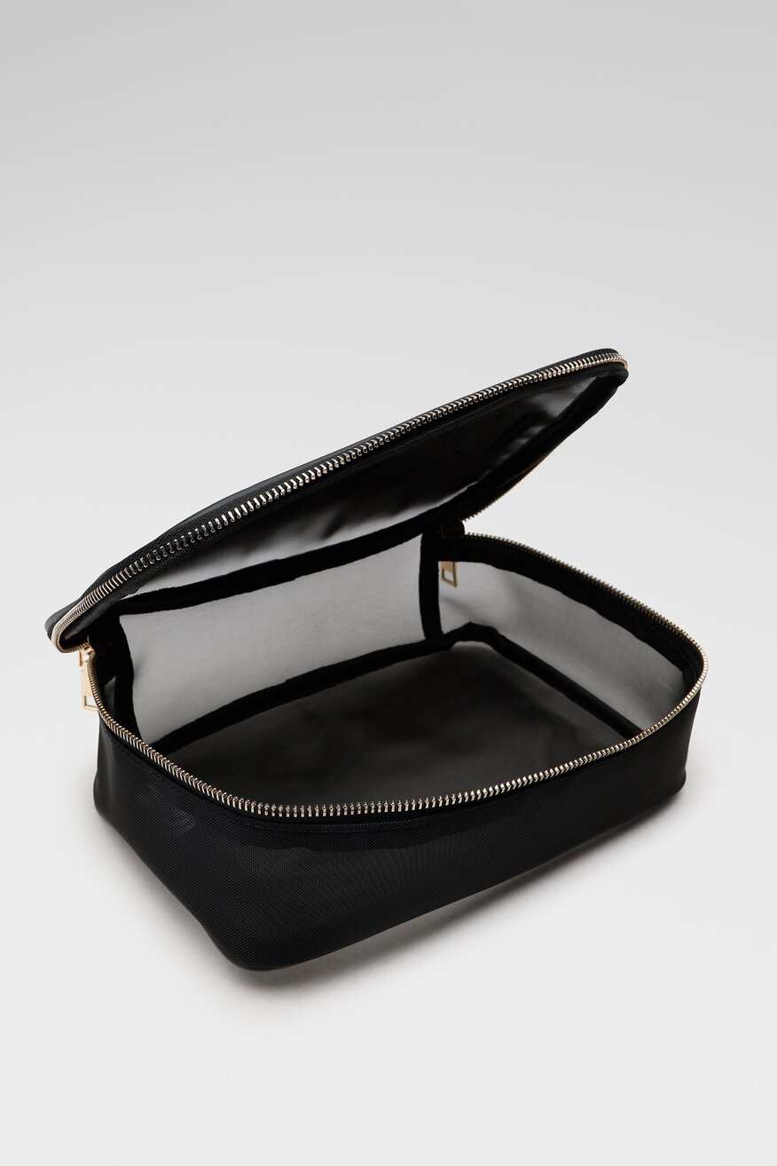 
                Quazi - Kosmetyczna z siatki z logotypem - 5904248393335