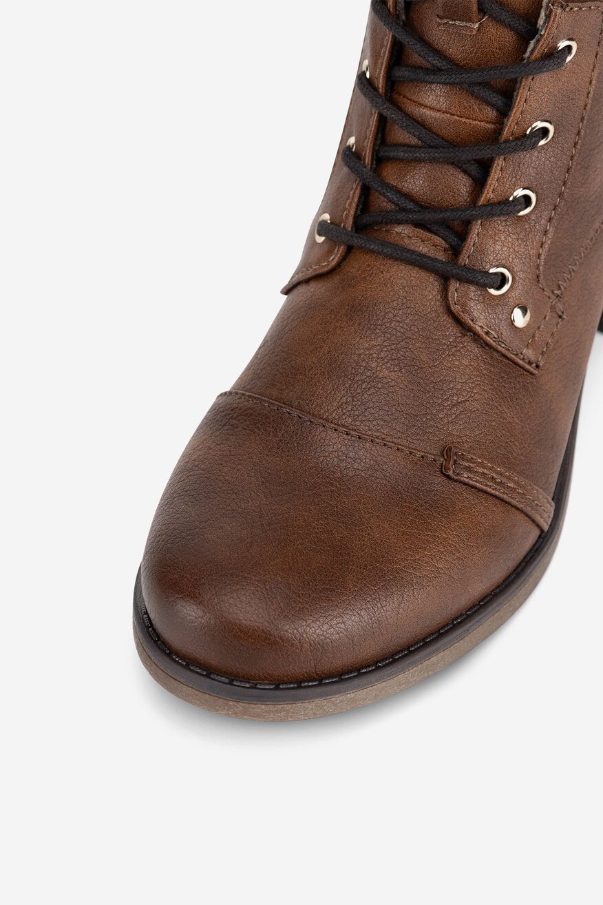 
                Csizma Mustang BARNA - 5905588858720