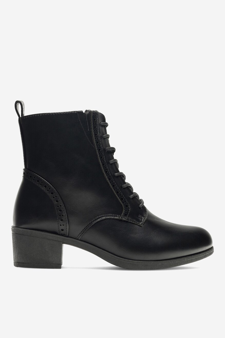 
                Clara Barson - Trzewiki na słupku - 5905588096962